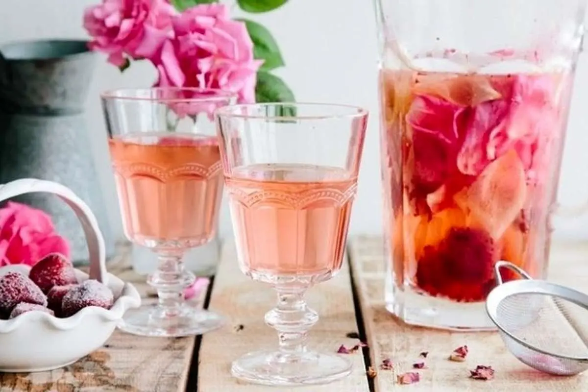 طرز تهیه شربت گل محمدی؛ خوش عطر و دلچسب