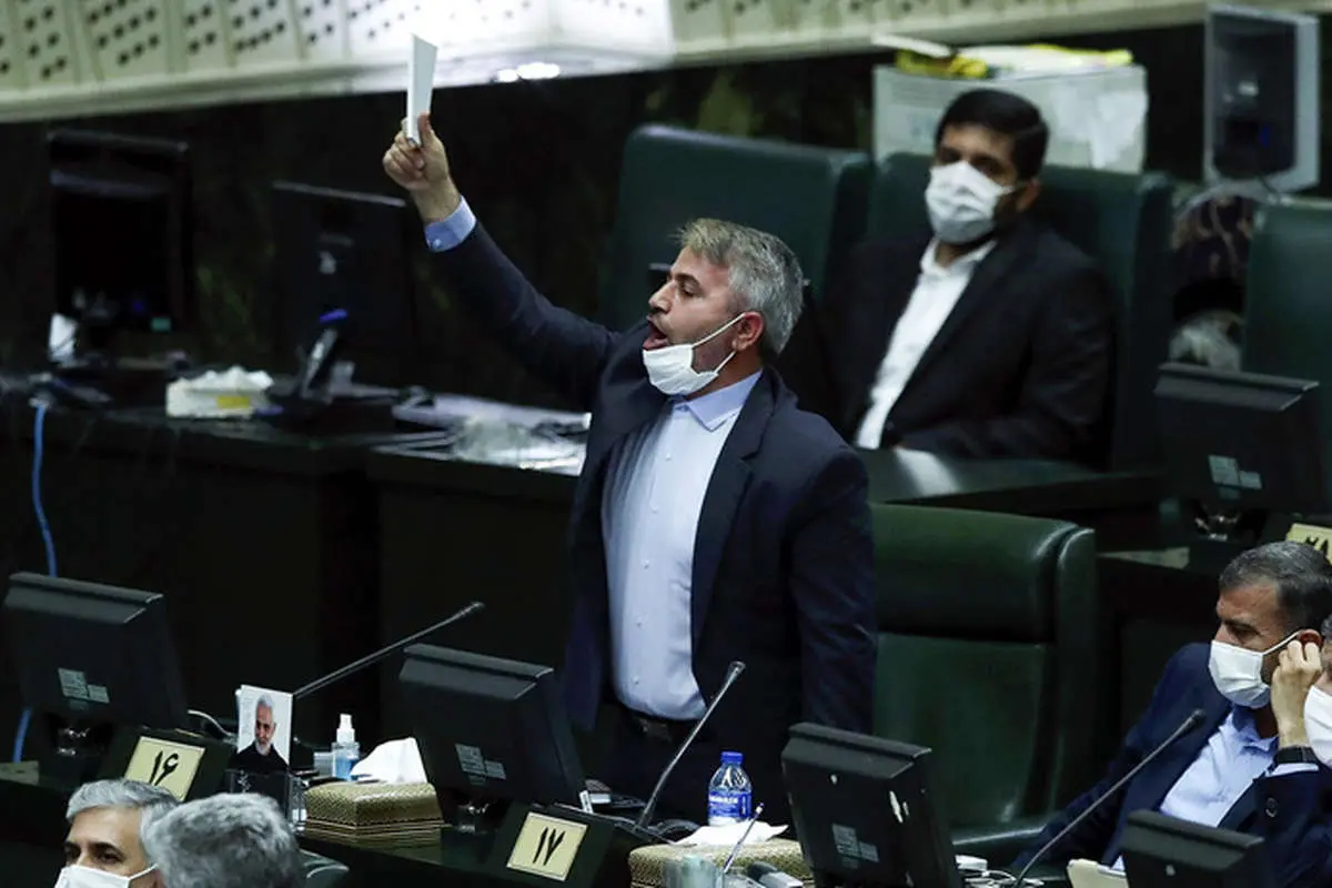 مجلس انقلابی با حقوق و ودیعۀ مسکن غیرانقلابی!