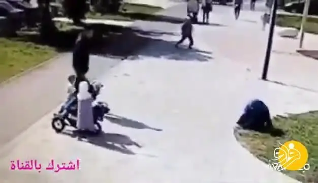 (ویدئو) لگد زدن مرد روس به زن مسلمان
