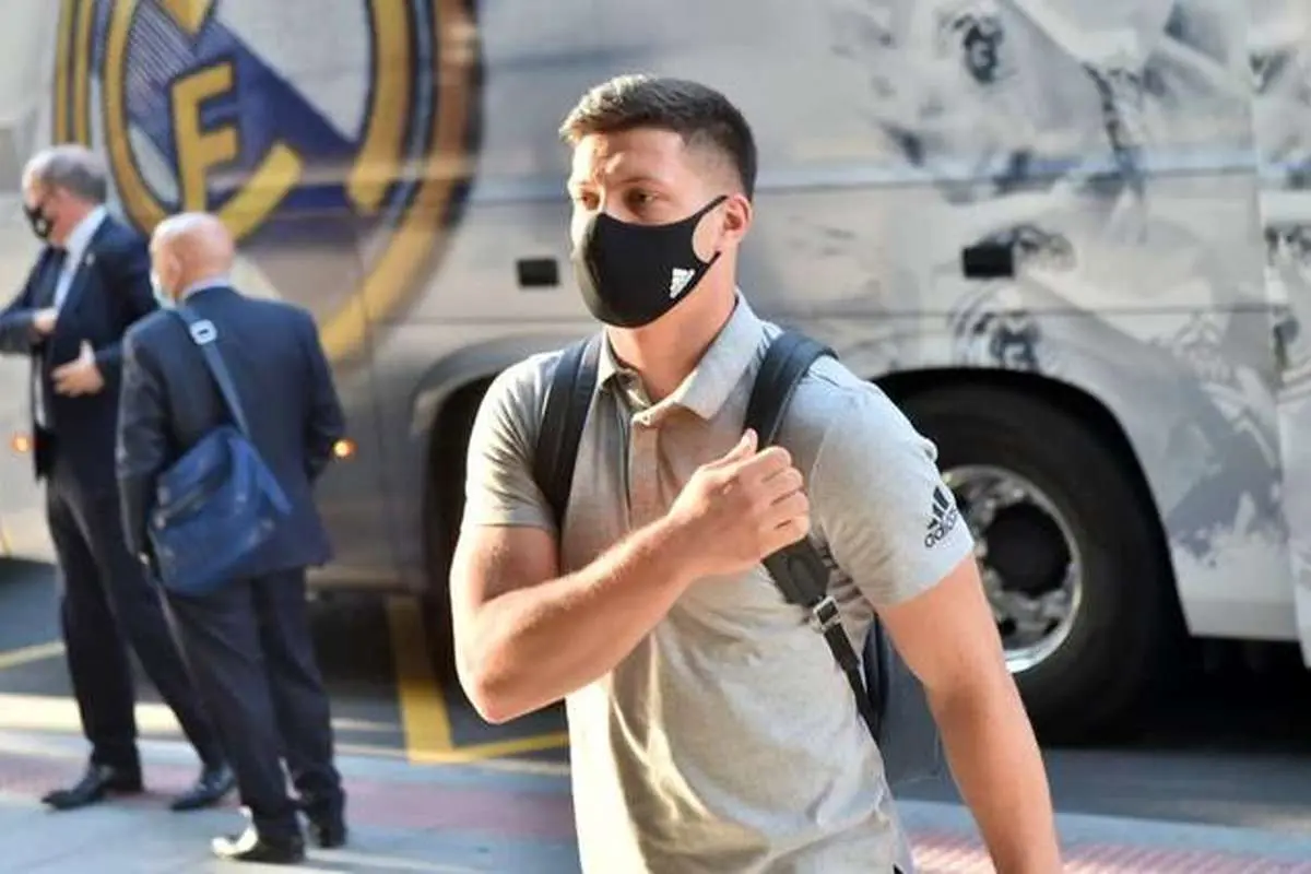 قرنطینه شدن بازیکنی که دوستش کرونا داشت