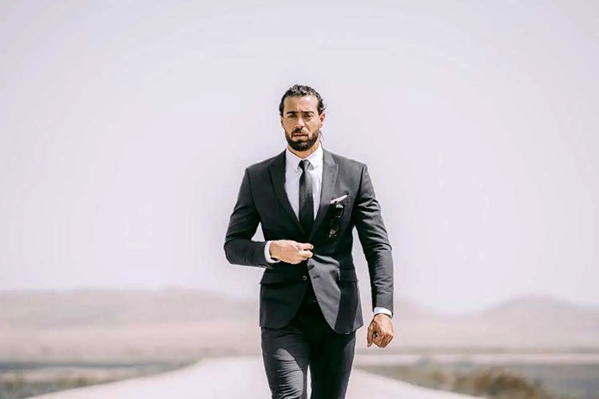(عکس) فوتبالیست معروف در مسیر مدل شدن
