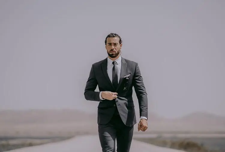 (عکس) فوتبالیست معروف در مسیر مدل شدن