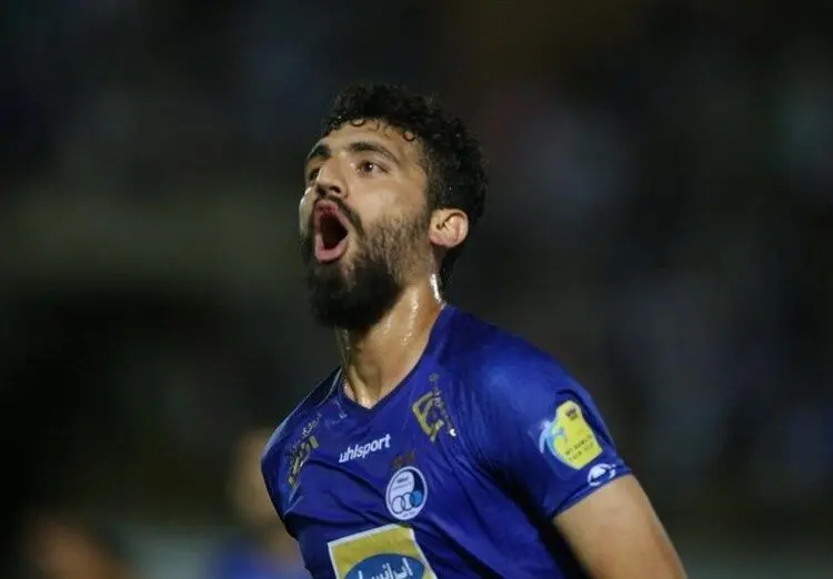 مجیدی مدافع استقلال را اخراج کرد!
