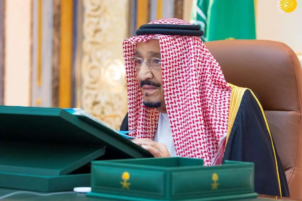 تصاویری متفاوت از پادشاه عربستان در بیمارستان!