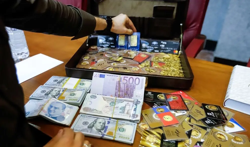 (تصاویر) "کیف طلا" در دادگاه مدیران سابق بانک مرکزی