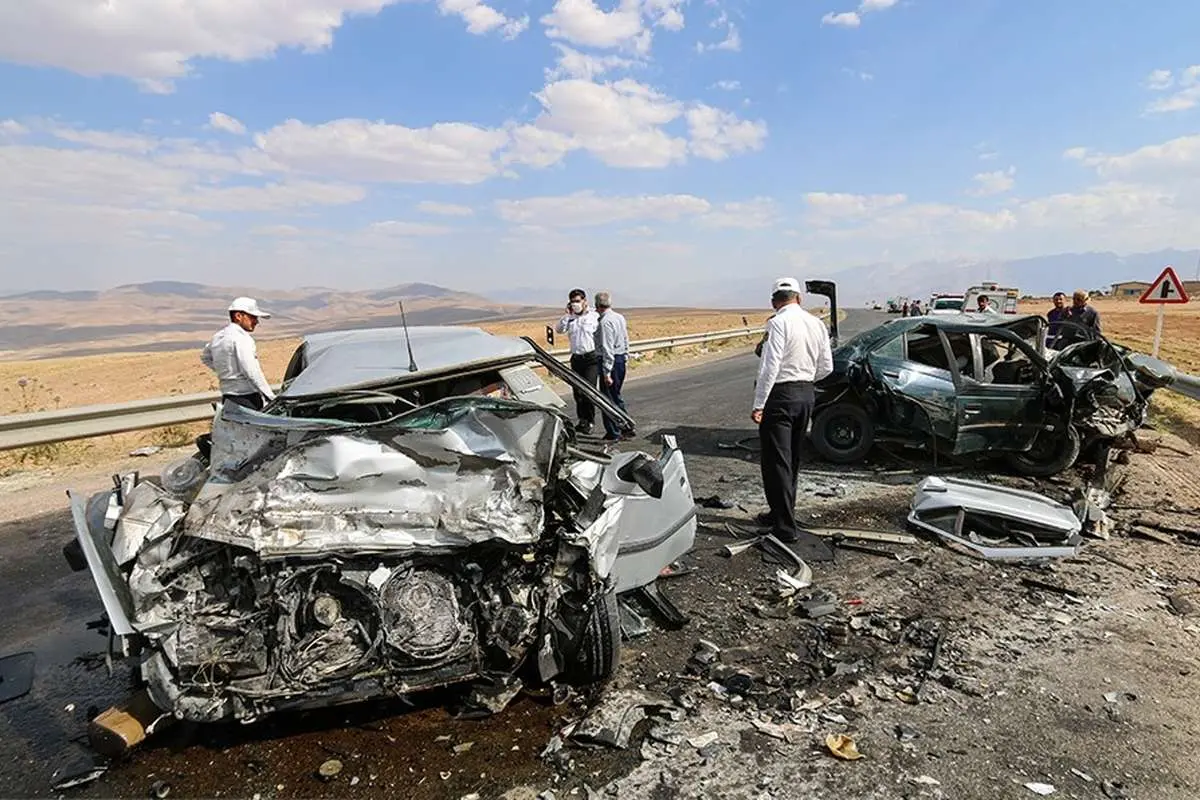 (تصاویر) تصادف شدید دو خودرو در محور سمیرم به یاسوج