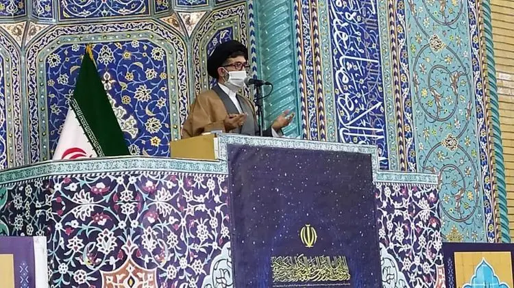 سخنران قبل از نمازجمعه قم: کرونا، سکولار است