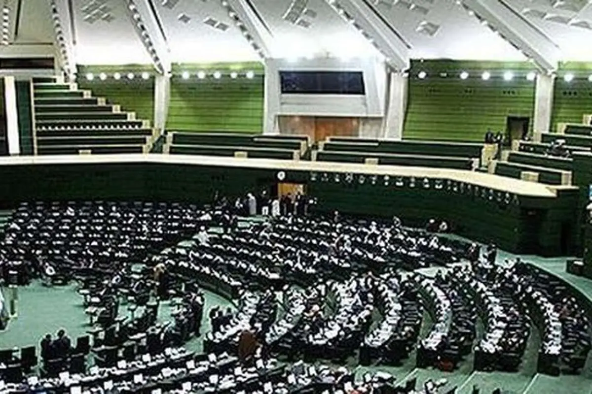 انتشار دستمزد نمایندگان مجلس یا بازیکنان فوتبال؟