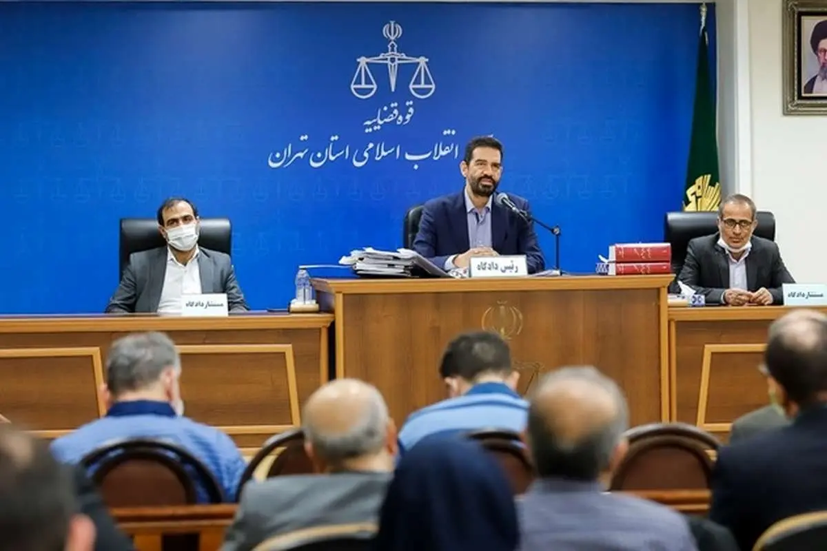 پرداخت حقوقی بیشتر از حقوق صدراعظم آلمان به برخی از مدیران