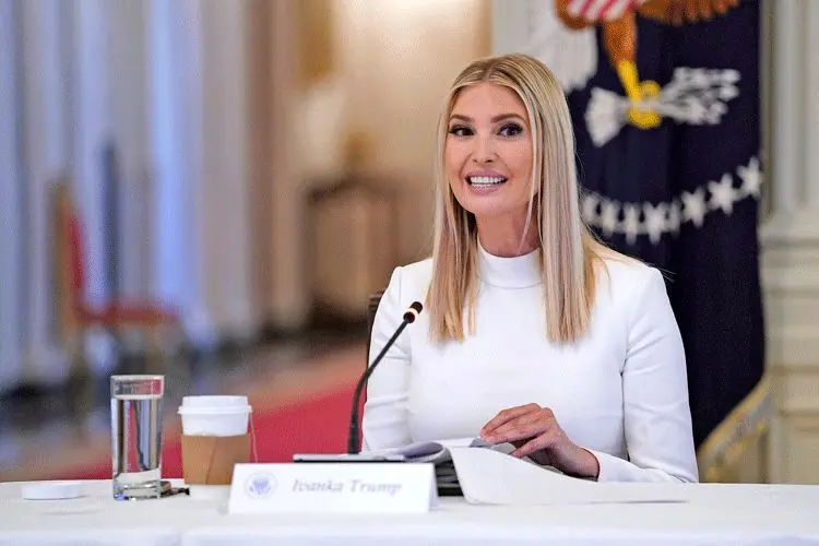 (عکس) راز لباس‌های ایوانکا؛ چرا دختر ترامپ فقط سفید می‌پوشد؟