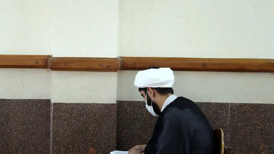 (تصاویر) حضور طلاب در آزمون ورودی دکتری