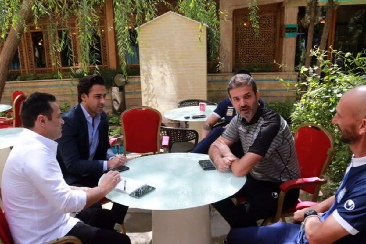 فرهاد نزدیک استراماچونی