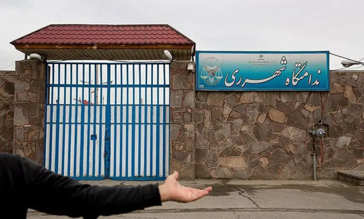 شایعه خودکشی ۳ زندانی در زندان زنان قرچک