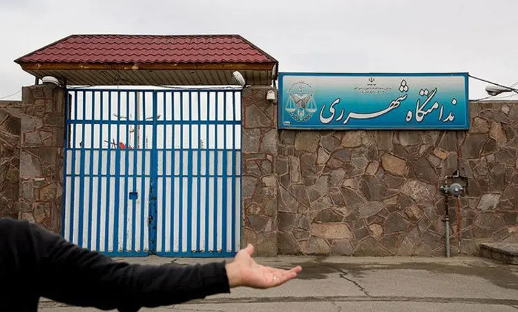 شایعه خودکشی ۳ زندانی در زندان زنان قرچک