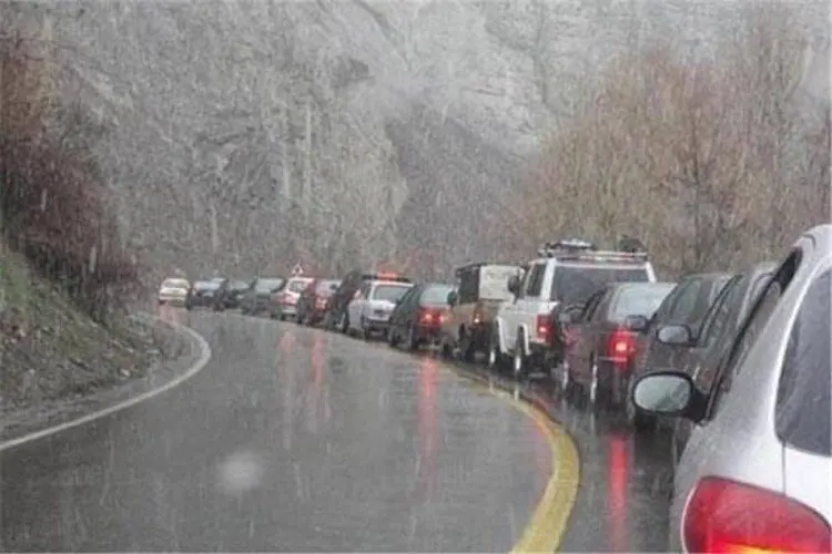 آخرین وضعیت جاده‌های کشور؛ ترافیک سنگین در آزادراه تهران- کرج