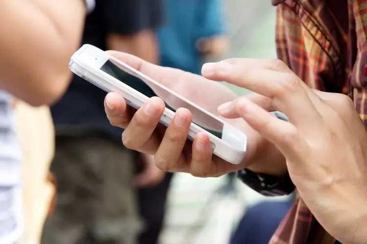 غائله قیمت اینترنت موبایل؛ ایرانسل عقب‌نشینی کرد یا همراه اول؟