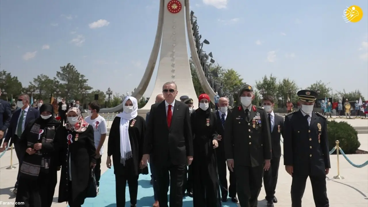 (تصاویر) دسته گل اردوغان در سالگرد کودتای ۱۵ جولای