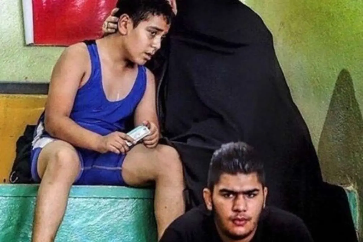 (عکس) قدردانی اتحادیه جهانی از مادر کشتی گیر ایرانی