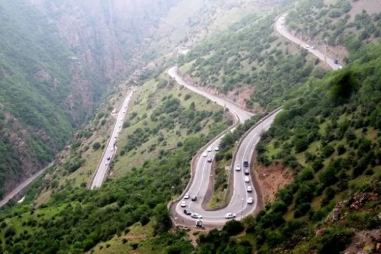 دو کشته و مجروح بر اثر ریزش کوه در محور چالوس
