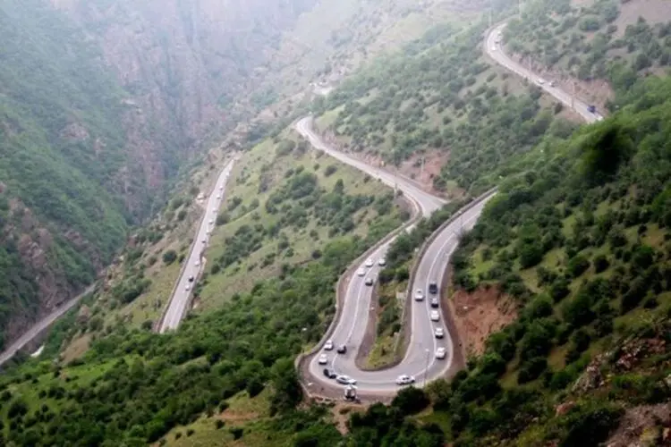 دو کشته و مجروح بر اثر ریزش کوه در محور چالوس