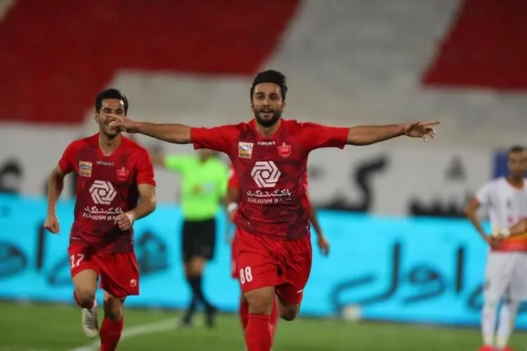 فولاد هم خم شد؛ یک امتیاز تا قهرمانی پرسپولیس