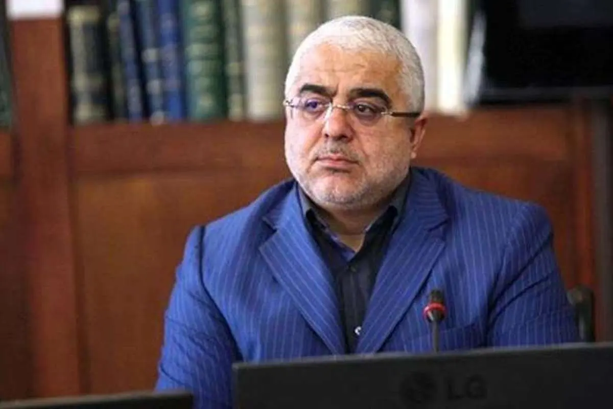 جعفر زاده ایمن آبادی: احمدینژاد با نفت ۱۲۵ دلاری در استادیومها پول پخش میکرد