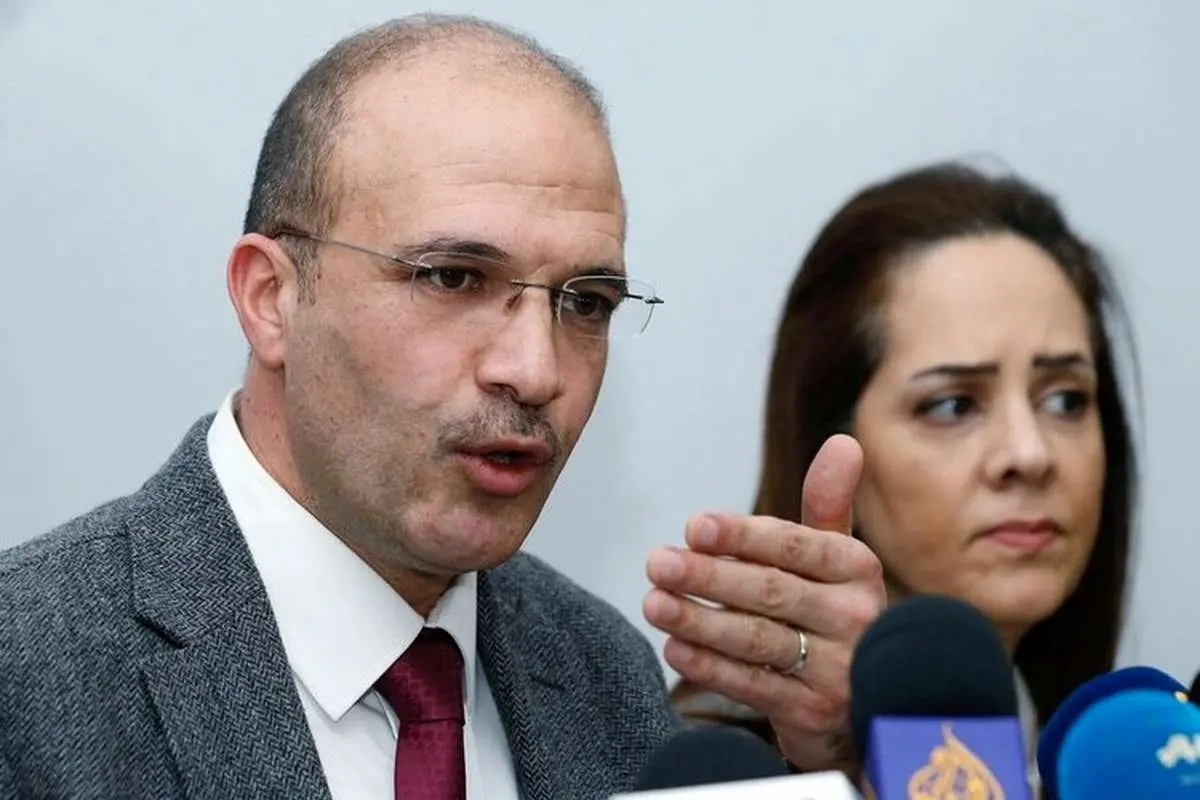 وزیر بهداشت لبنان: شهر را ترک کنید