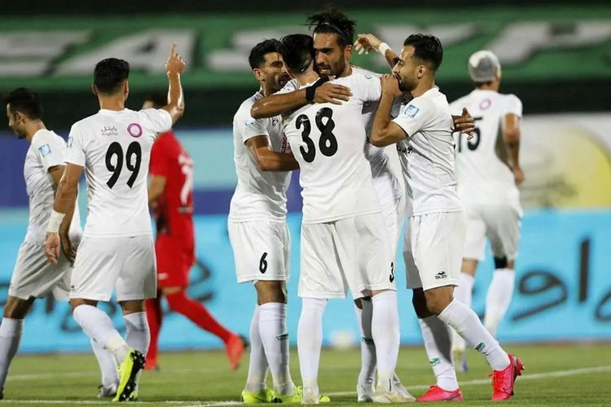 پرسپولیس قبل از دریافت جام باخت