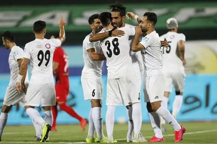 پرسپولیس قبل از دریافت جام باخت
