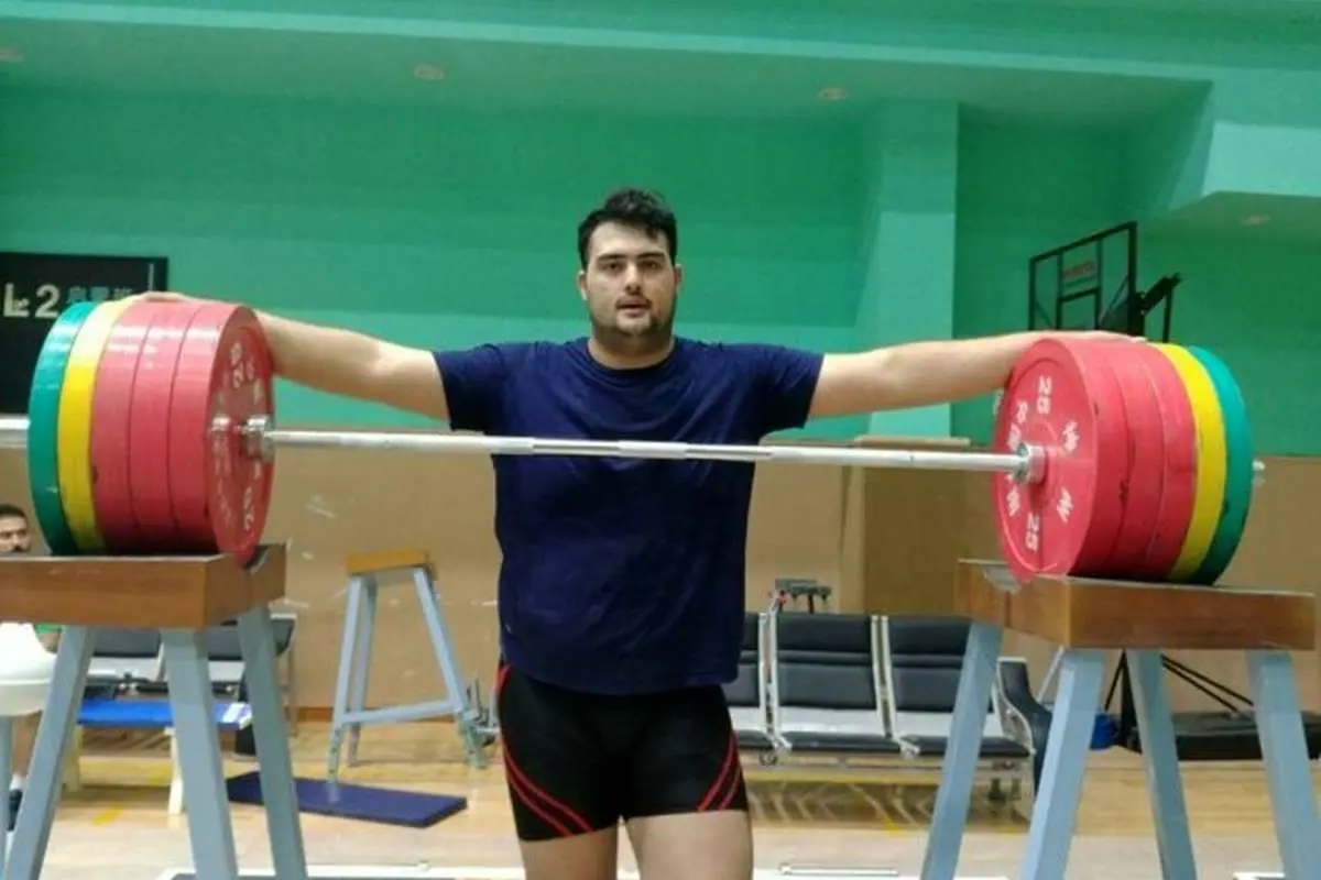 (عکس) تمرینات ملیپوش وزنهبرداری در پارکینگ!