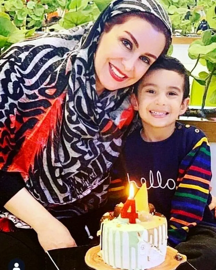 (عکس) تصویری تلخ از ماهچره خلیلی در کنار فرزندش