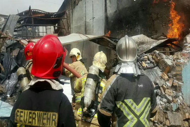 آتش سوزی گسترده در شهرک صنعتی چهاردانگه تهران