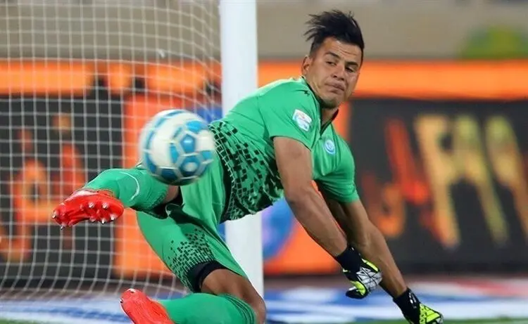 پرسپولیس با جانشین بیرانوند به توافق رسید