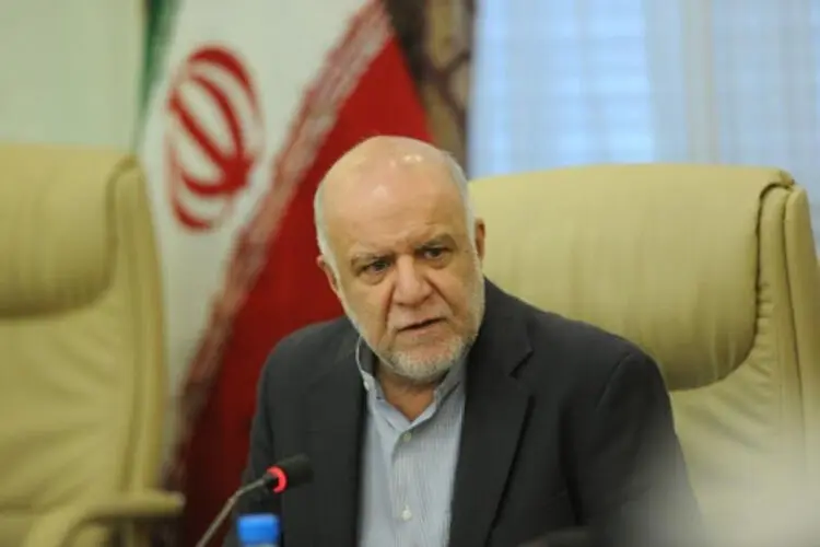 زنگنه: با وزارت اقتصاد درباره فروش سهام پالایشگاه‌ها مشکلی نداریم