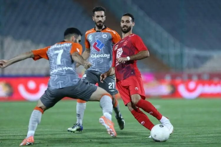 ستاره پرسپولیس دربی را از دست می‌دهد؟