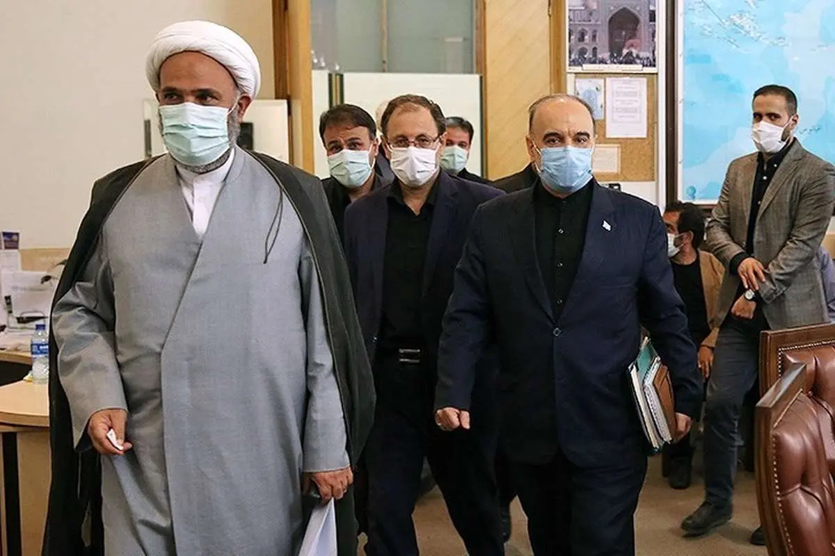 (تصاویر) وضعیت نگران‌کننده تاج در جلسه بررسی قرارداد ویلموتس