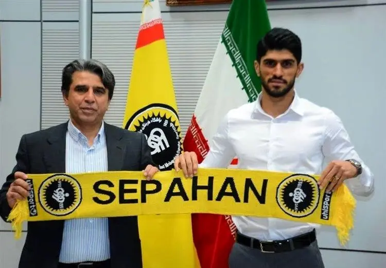 (عکس) سپاهان بازیکن مورد نظر پرسپولیسی‌ها را ربود