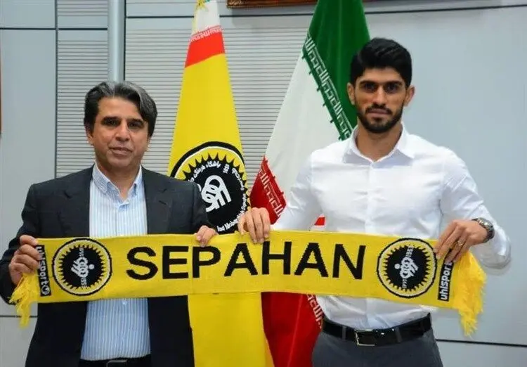 (عکس) سپاهان بازیکن مورد نظر پرسپولیسی‌ها را ربود