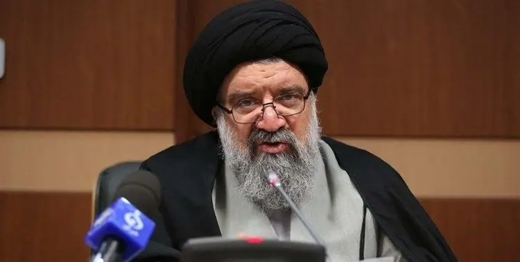 احمد خاتمی نامه به رهبر انقلاب برای استیضاح روحانی را تکذیب کرد