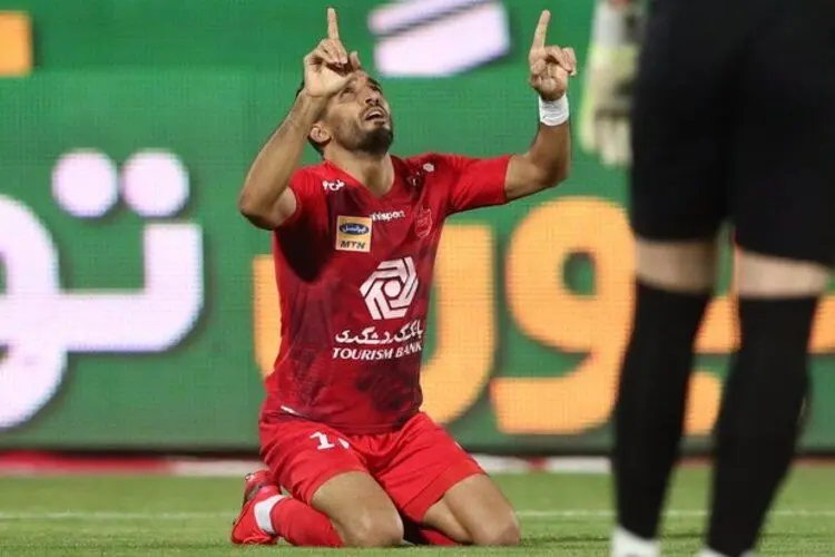 پیشنهاد ۷۰۰ هزار دلاری برای هافبک پرسپولیس