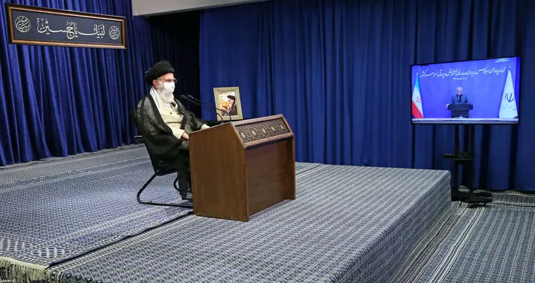 رهبر انقلاب: امارات متحده عربی به دنیای اسلام خیانت کرد/ جلوی اجرای سند۲۰۳۰ را بگیرید