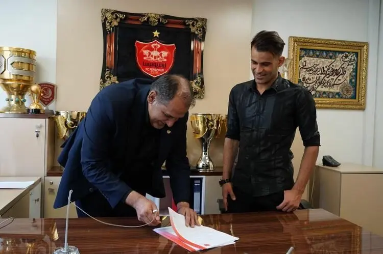 مهاجم جدید پرسپولیس هم قرارداد بست