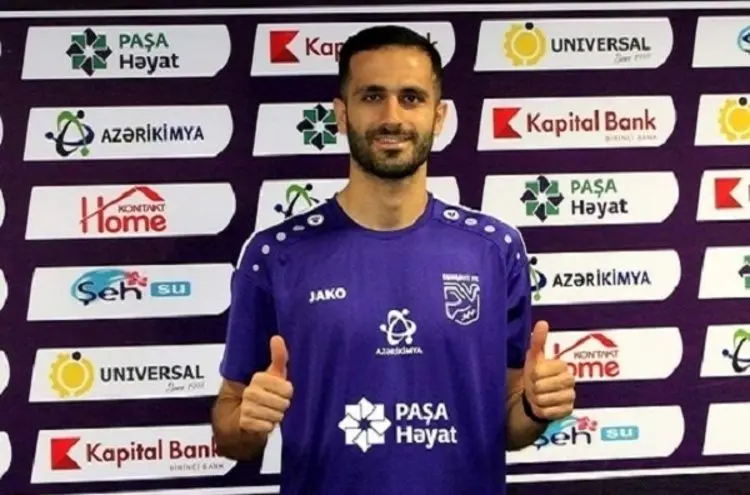 (عکس) مهاجم سپاهان لژیونر شد