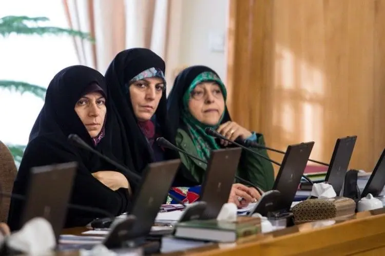 همسران زنان سیاست‌مدار ایرانی به چه کاری مشغول‌اند؟