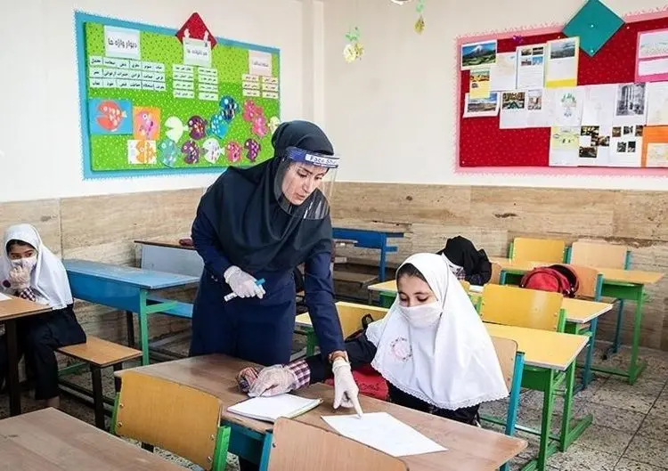 مخالفت ستاد کرونای تهران با بازگشایی حضوری مدارس و دانشگاه‌ها