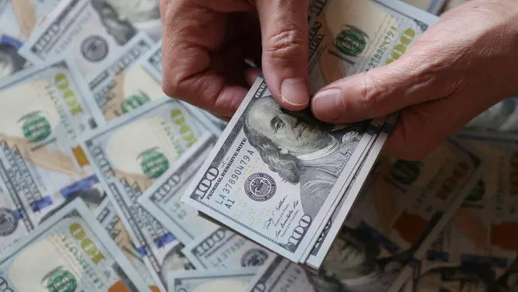 یک تریلیون دلار ثروت در اختیار ۱۲ نفر!