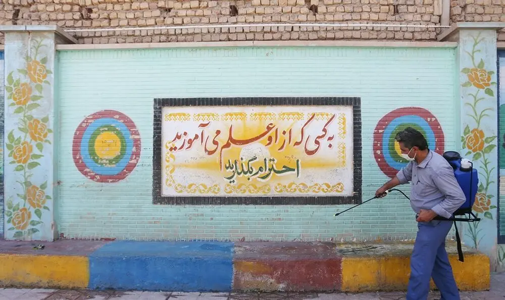 (تصاویر) آماده سازی مدارس برای بازگشایی