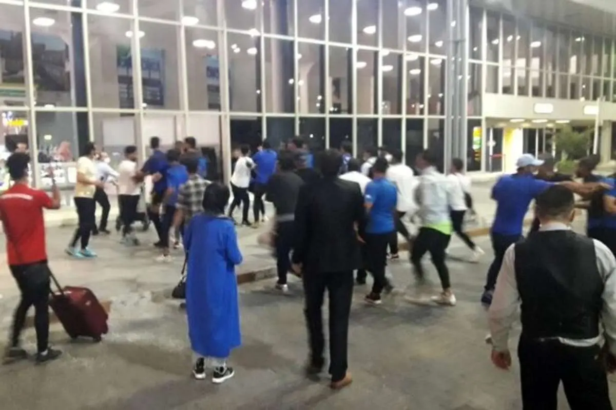 لگد کانتونا، مشت خانزاده و نزاع دسته جمعی استقلالیها