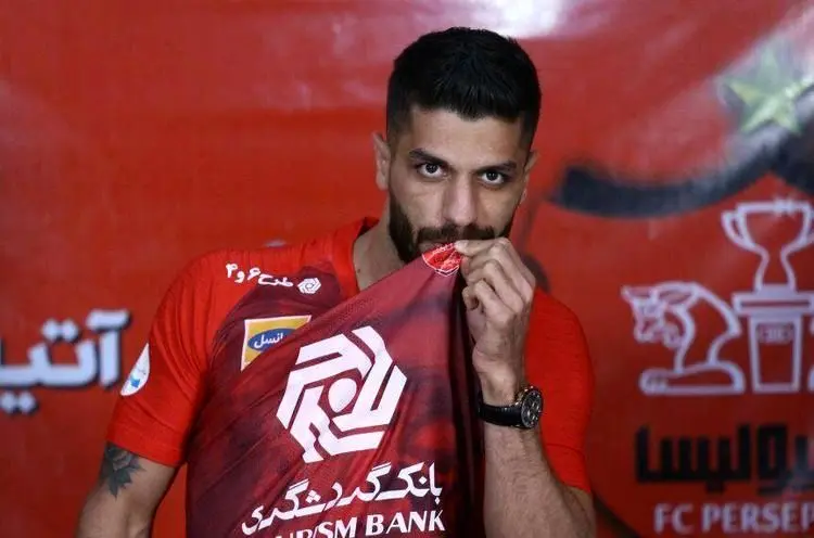 سرلک رسماً به پرسپولیس پیوست