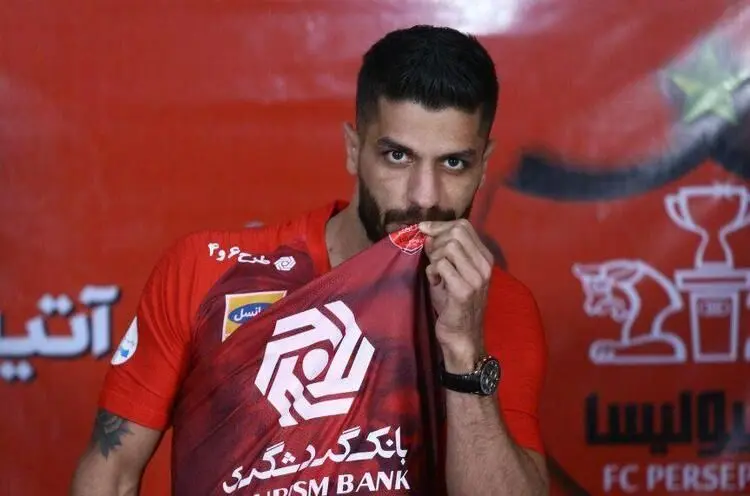 سرلک رسماً به پرسپولیس پیوست